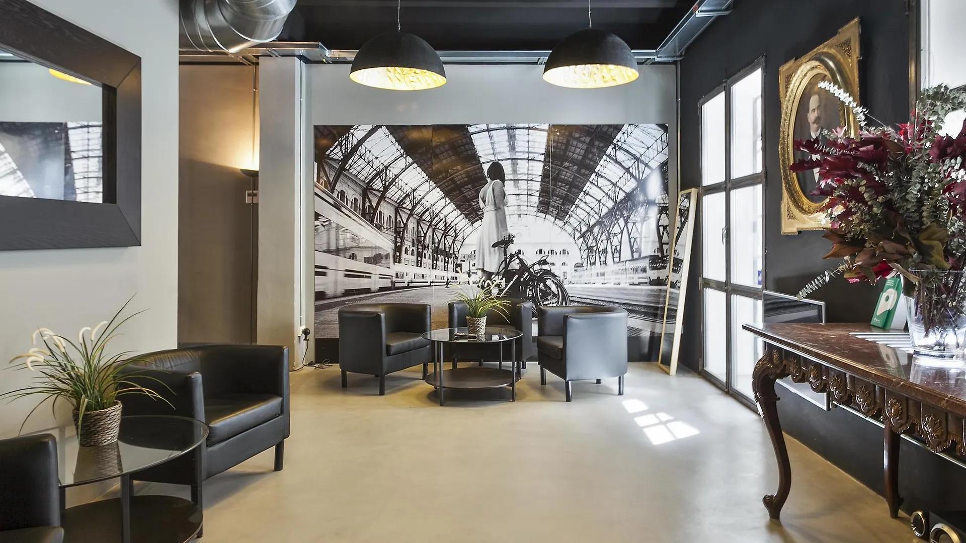 Dingdong Fira Apartments Barcelona Spain