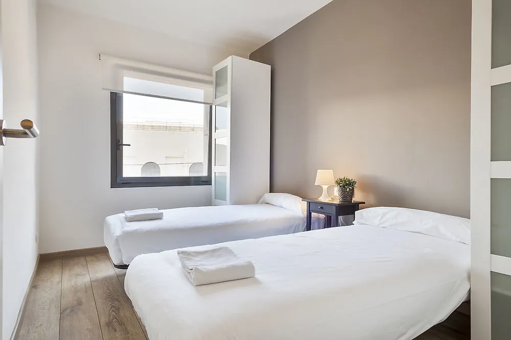 Dingdong Fira Apartments Barcelona 3*,