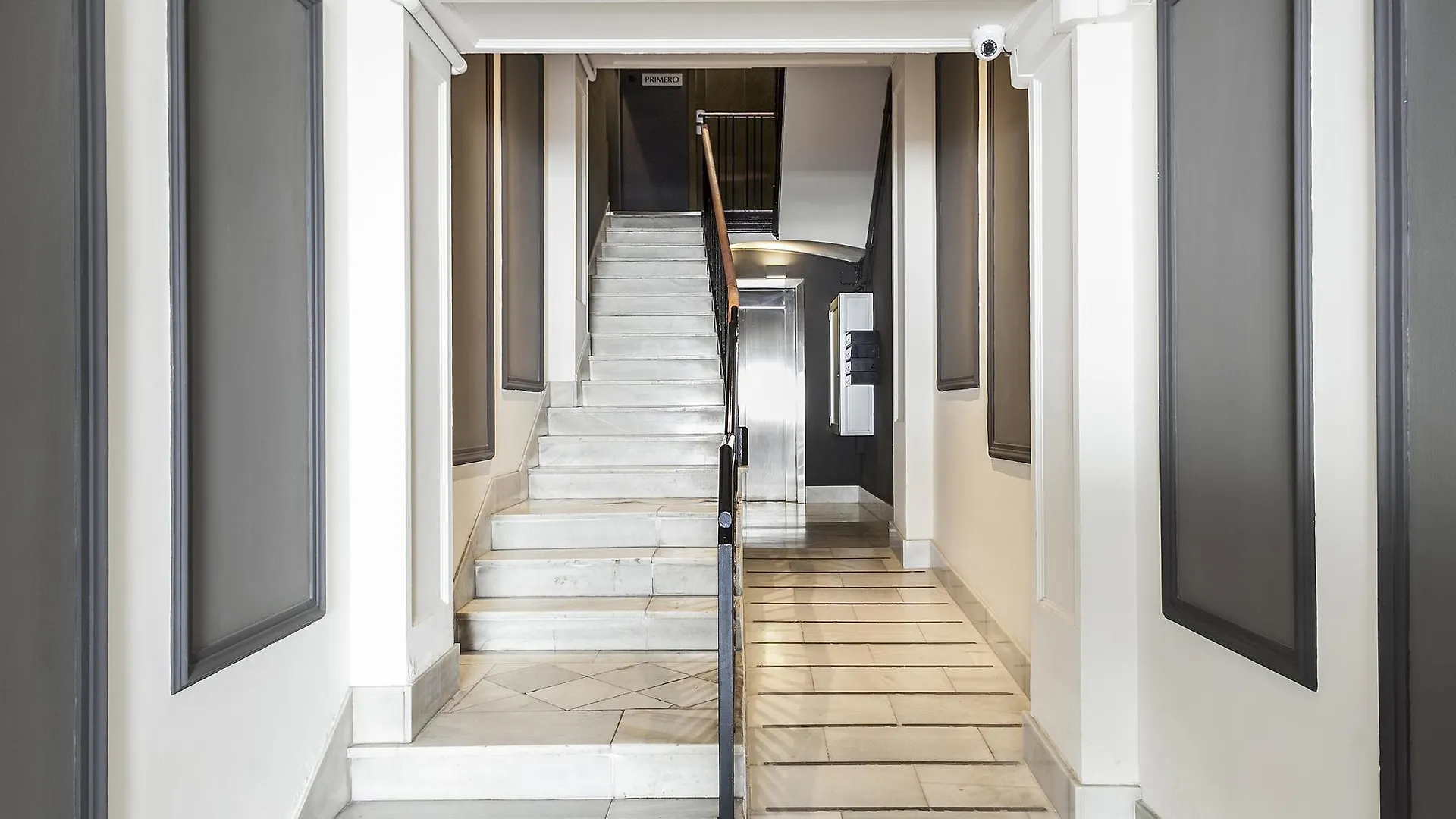 Hotel Dingdong Fira Apartments Barcelona